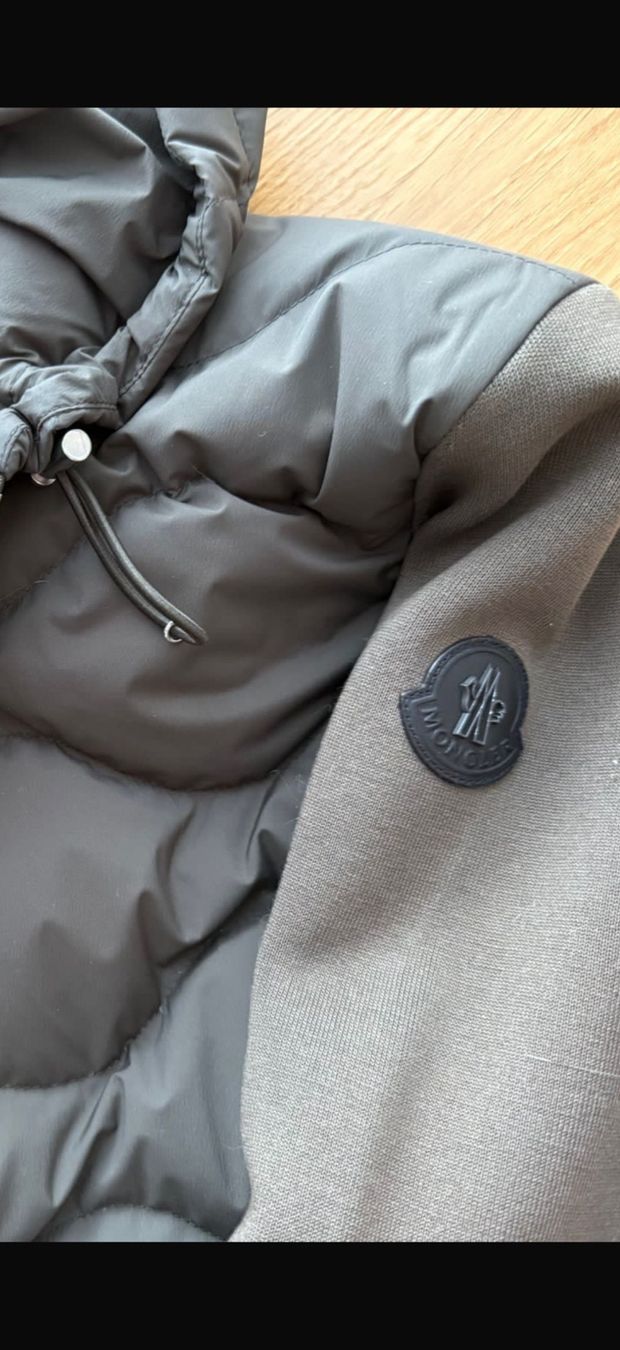 Moncler Giacche: Moncler Daunen/Strickjacke – Usato da Zug venduto da jan_2pnj 7