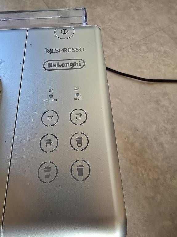 Machines à café & Machines à expresso: De'Longhi Nespresso Maschine – D'occasion à Herisau par RaffiHausi 1