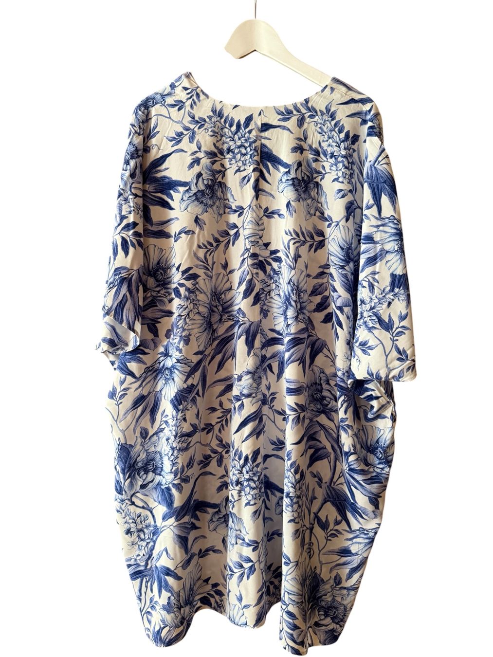 H&M Tuniche: Damen Tunika Blumenmuster Blau Weiss  / Grösse L – Usato da Kiental venduto da gali_72 1