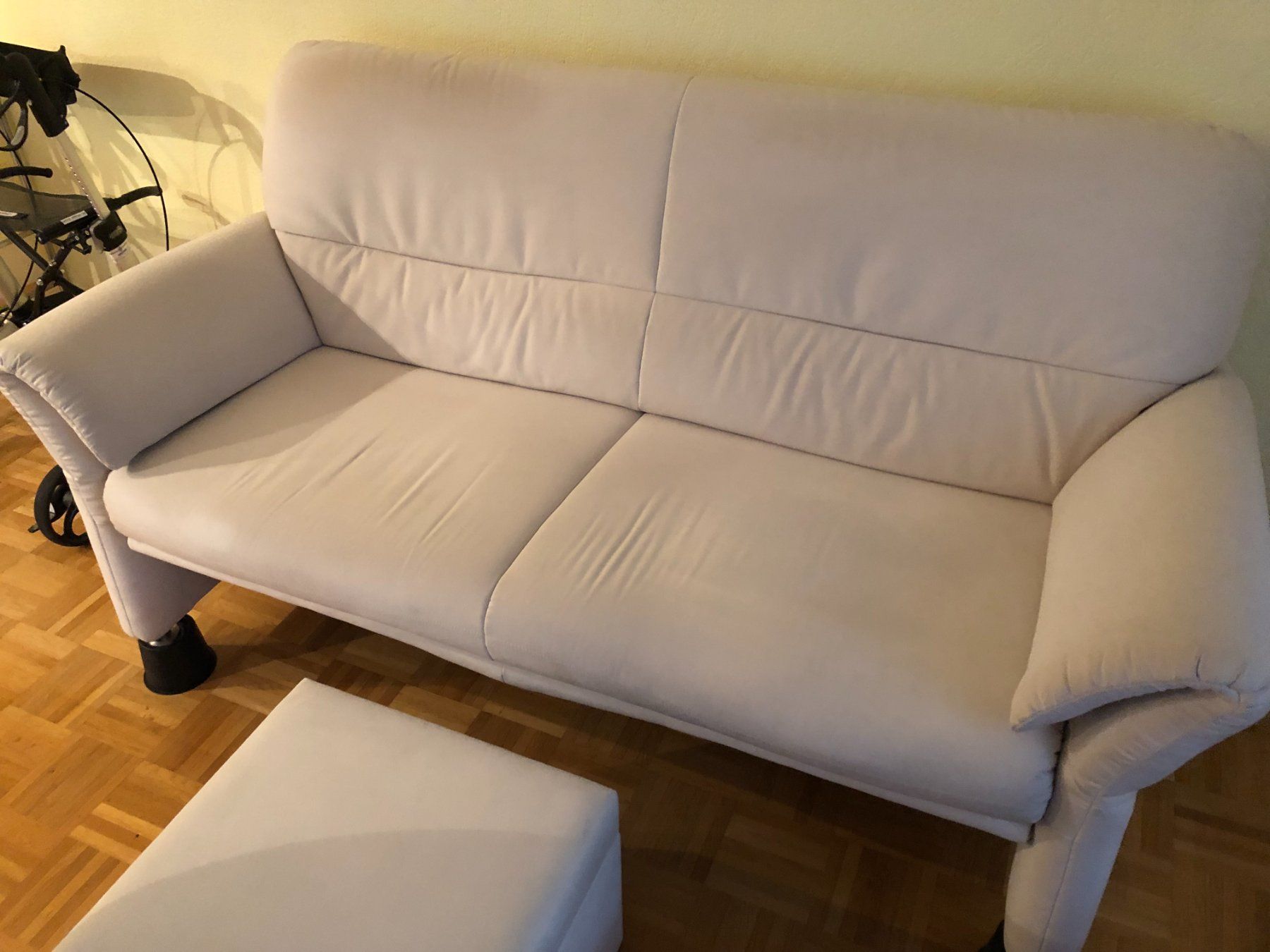 Divani: Sofa mit Hocker hellbeige gebraucht in gutem Zustand – Usato da Erlen venduto da astra2013 1