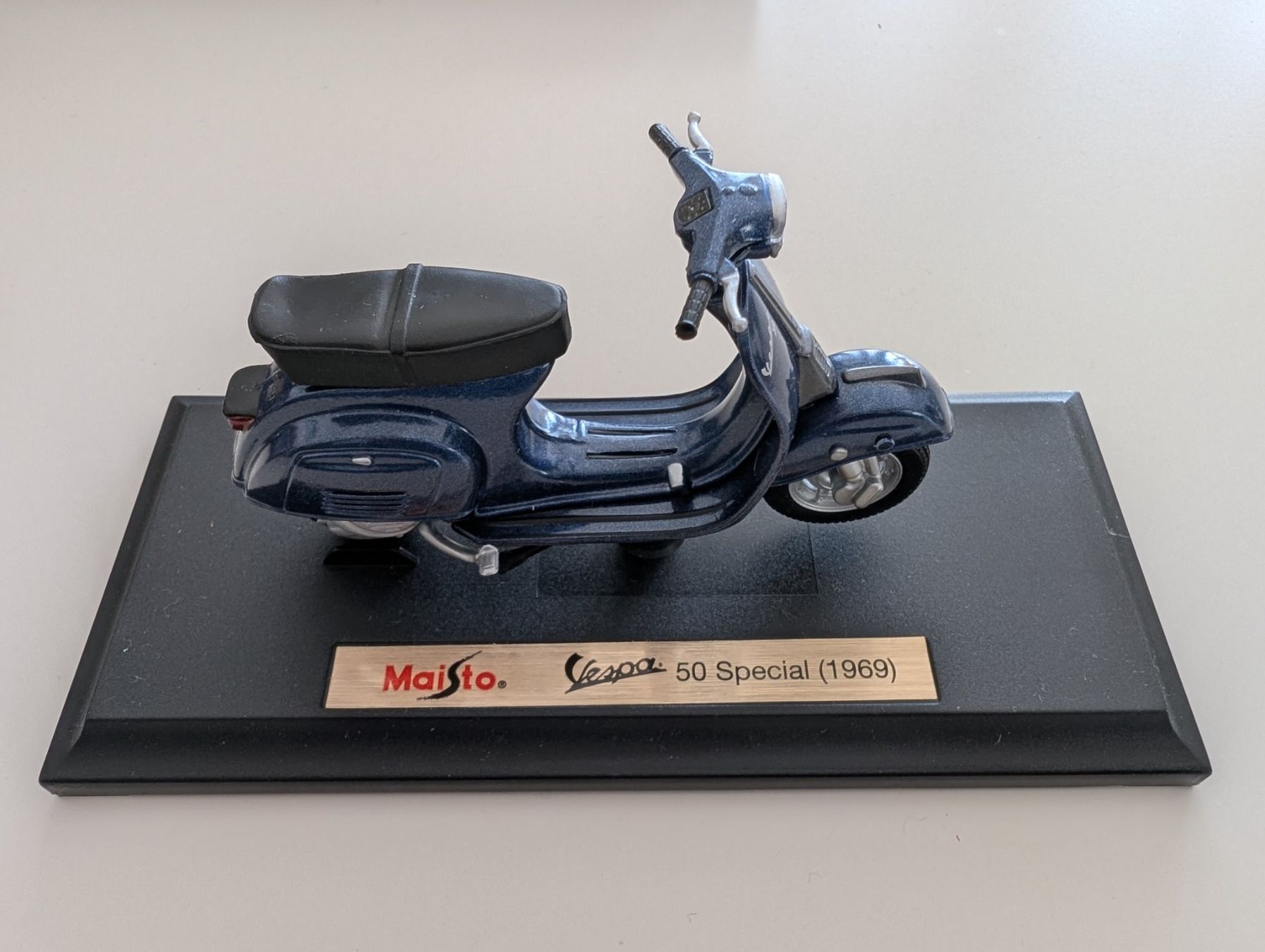 Vespa Kit di modellismo & Modellini statici: Modell Roller Vespa Special 1969 – Nuovo e nell'imballaggio originale da Jegenstorf venduto da nad_6gms 2
