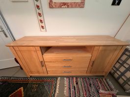 Moderne Kommode / Sideboard in Buche mit viel Stauraum