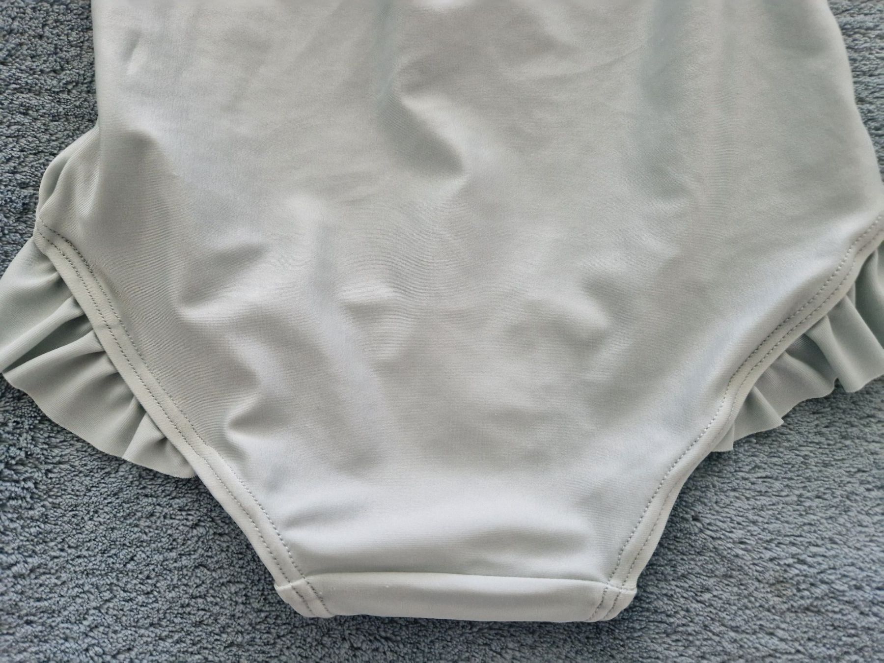 H&M Badehosen & -kleider: Badeanzug mit Langarm grösse 86/92 – Gebraucht aus Heimberg von Eleanor20 3