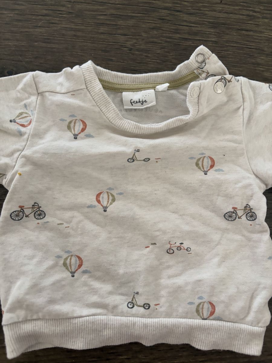 Maglioni & Felpe: Feetje Pullover Grösse 62 mit Ballon Print hellgrau – Usato da Küsnacht ZH venduto da Slussi 1