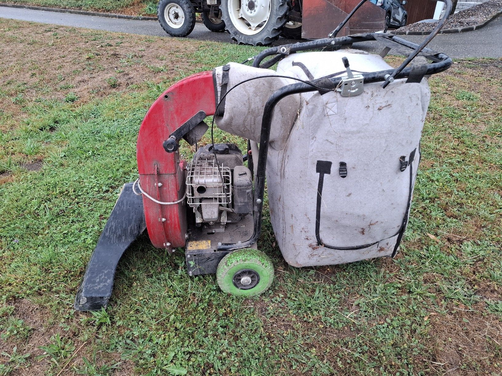 Toutes les machines: Gartenlaubsauger mit Auffangsack – D'occasion à Grosswangen par michelli. 1