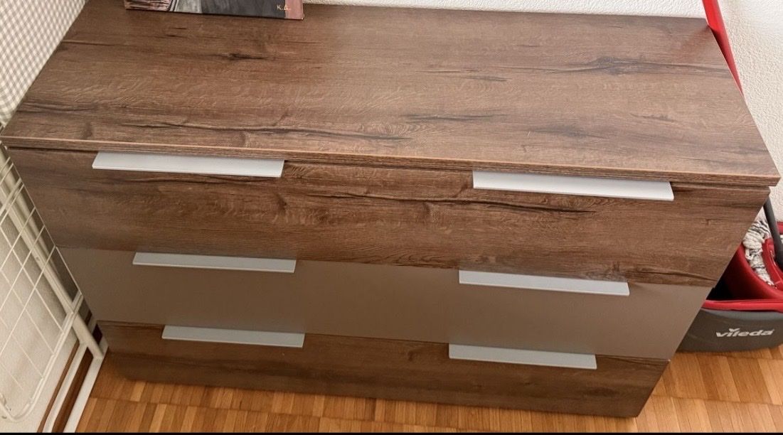 Commodes: Kommode mit 3 Schubladen – D'occasion à Rümlang par Monia882 1