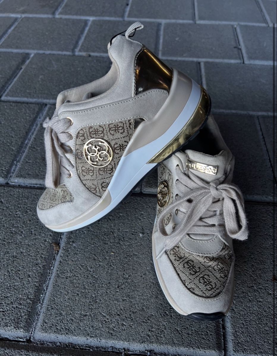 Guess Scarpe da donna: Guess Sneaker Gr.36 Beige Gold – Usato da Obersaxen venduto da jen_6dnw