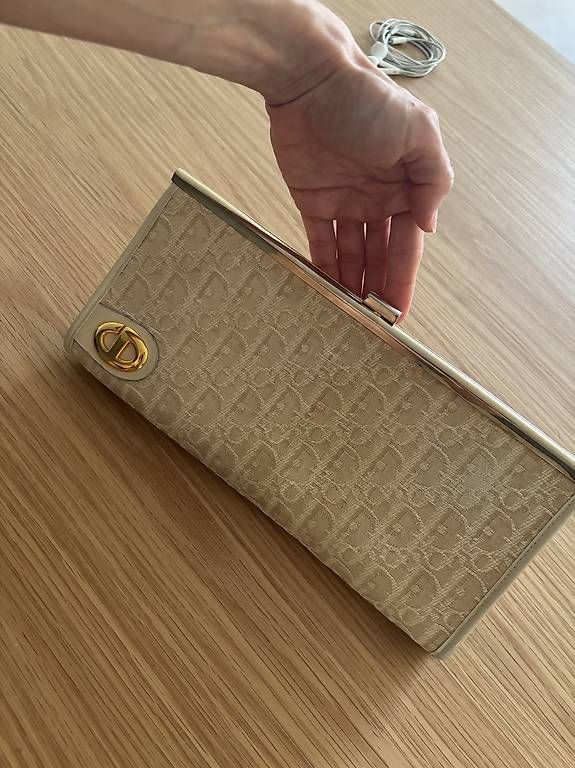 Dior Taschen für Damen: Dior Clutch Vintage Beige Gold – Gebraucht aus Zürich von car_9sdb 4