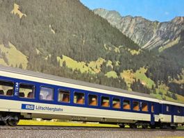 Märklin Roco __ BLS Personenzug mit Gepäckwagen _ 5 tlg. H0