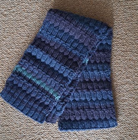 Neuer, handgestrickter Schal_11