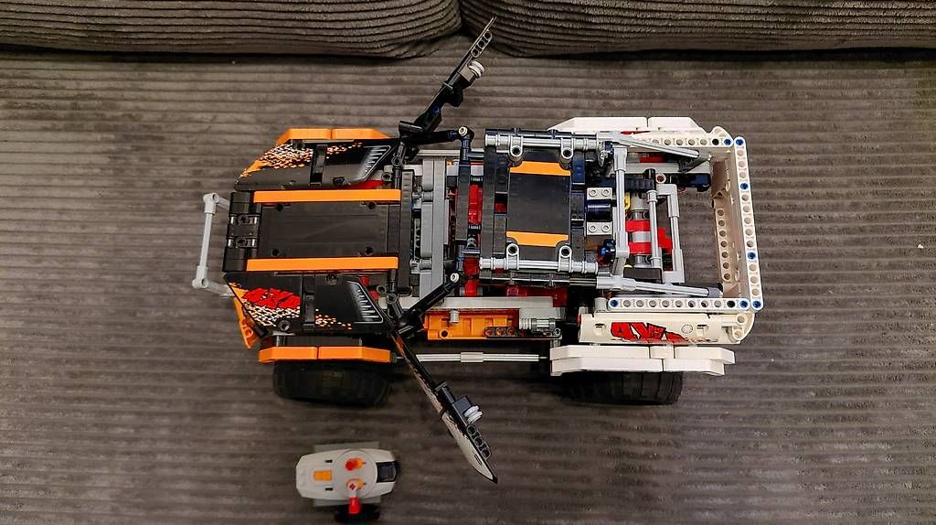 Lego Kit di costruzioni: LEGO Technic 4x4 Crawler 9398 – Usato da Eschlikon TG venduto da Sepp19 1