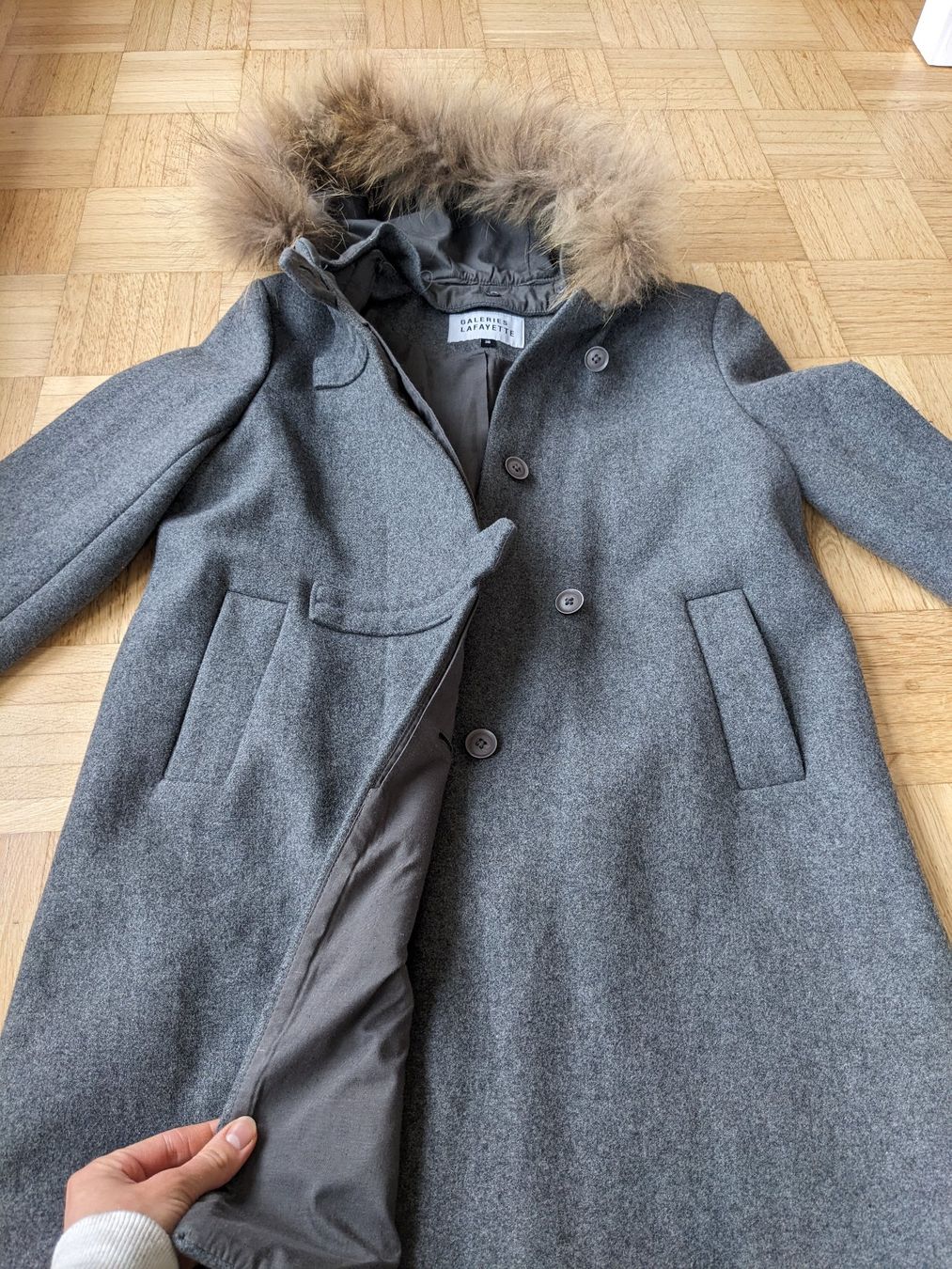 Cappotti: Galeries Lafayette Wollmantel mit Echtfell 36 – Usato da Lengnau AG venduto da Nathi88 2