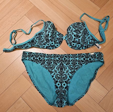 Bikini Set Skiny Tuerkis Schwarz Grösse 40 neuwertig