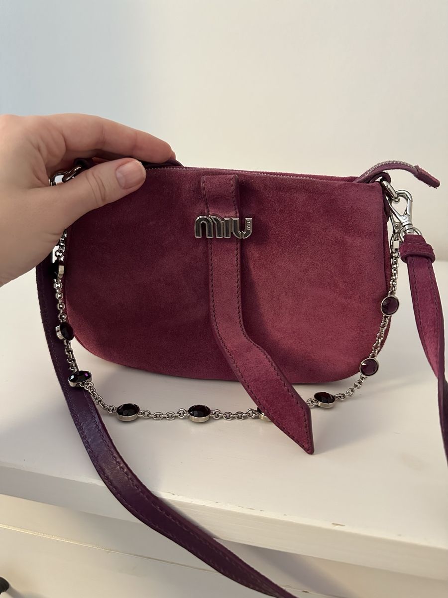 Miu Miu Taschen für Damen: Miu Miu suede shoulder bag, burgundy, chic accessory – Gebraucht aus Langnau am Albis von vitaklimova 4