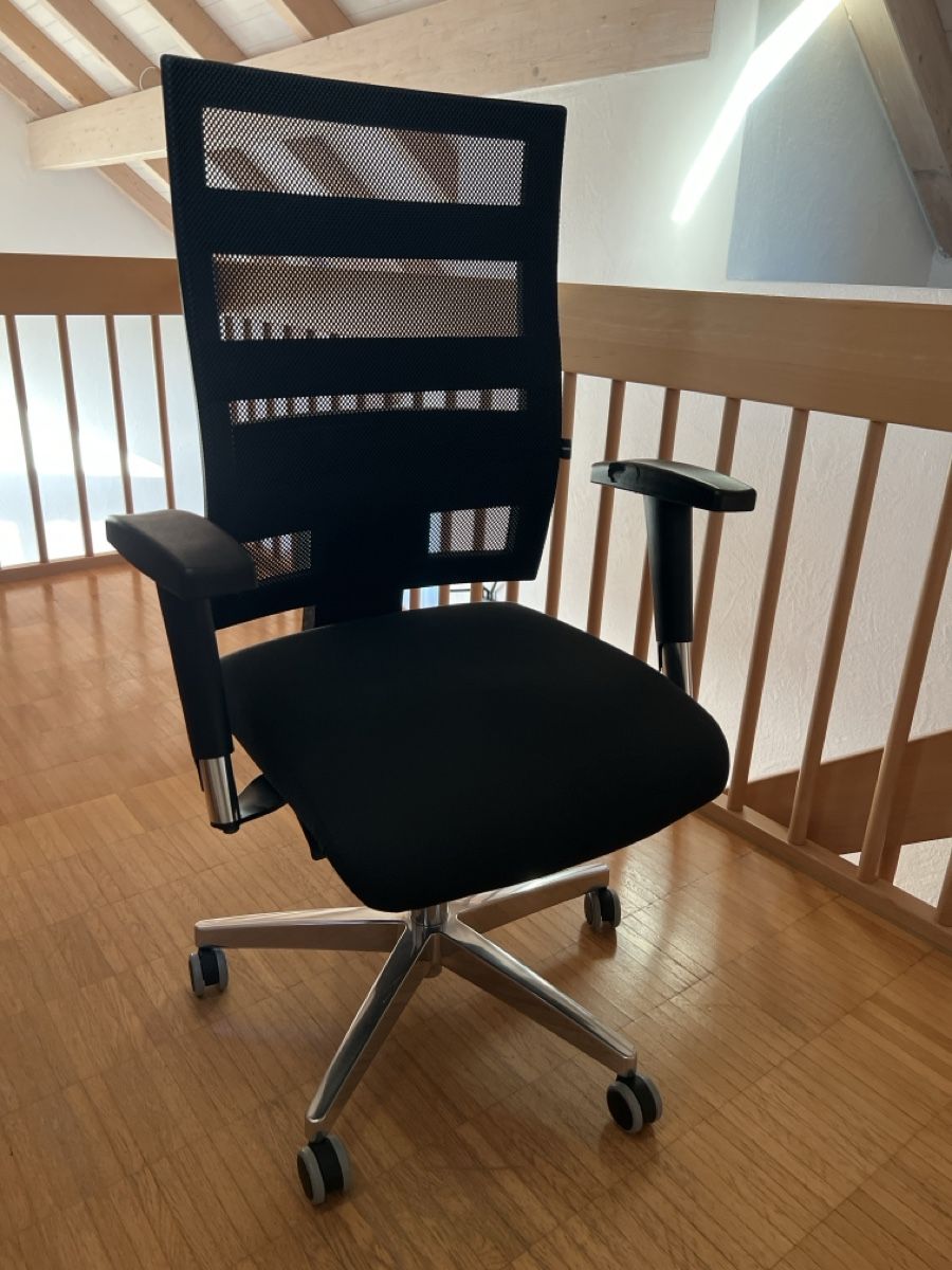 Chaises: Bürostuhl schwarz  – D'occasion à Watt par rmt07