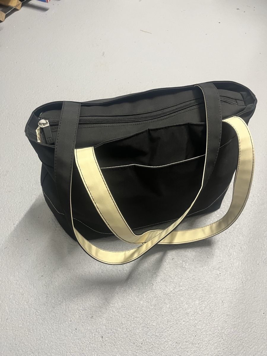 Medela Stillzubehör: Medela Flex Freestyle Pumpe – Gebraucht aus Unterägeri von mar_6gzc 2