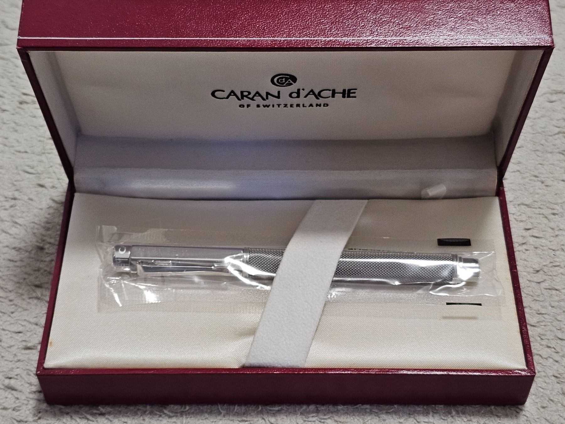 Caran D'Ache Penna & Evidenziatori: Füllfederhalter Caran D ache Ivanhoe – Usato da Laufen venduto da noosfer