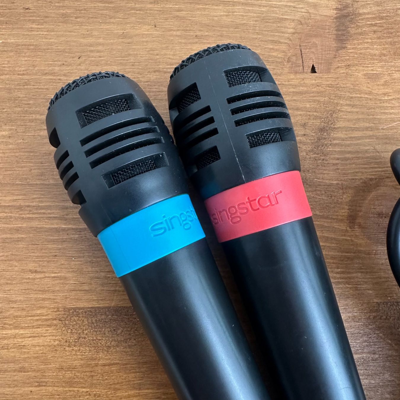 Spiele: PS2 SingStar Legends mit 2 Mikrofonen + USB Adapter – Gebraucht aus Luzern von fairflip 2