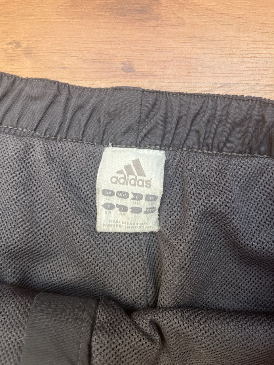 Adidas Pantaloni: Retro Adidas Jogginghose – Usato da Seuzach venduto da anina.k 1