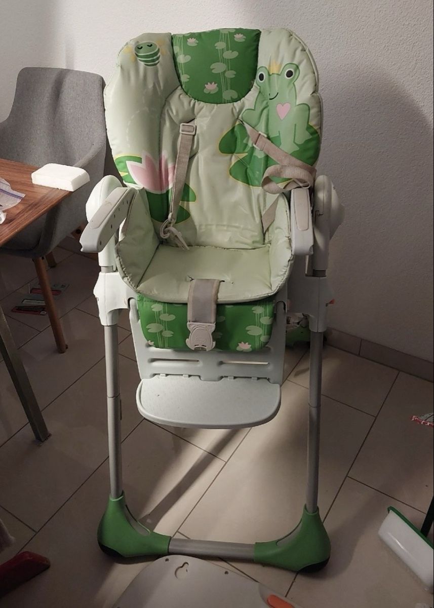 Seggioloni: Baby Hochstuhl mit Esstisch – Usato da Buchs ZH venduto da SegerLegende 1