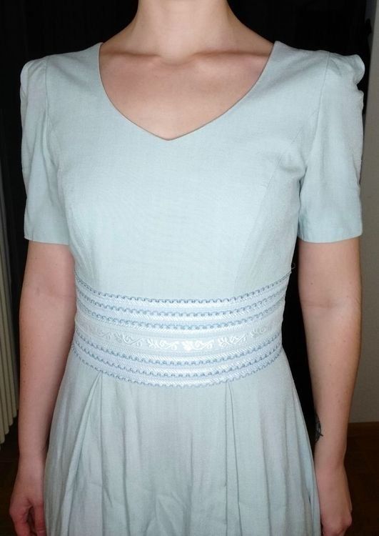 Kleider: hellblaues Trachtenkleid mit passender Jacke Gr. 36/38 – Gebraucht aus Hinwil von Unglaubliche-Treffer 2
