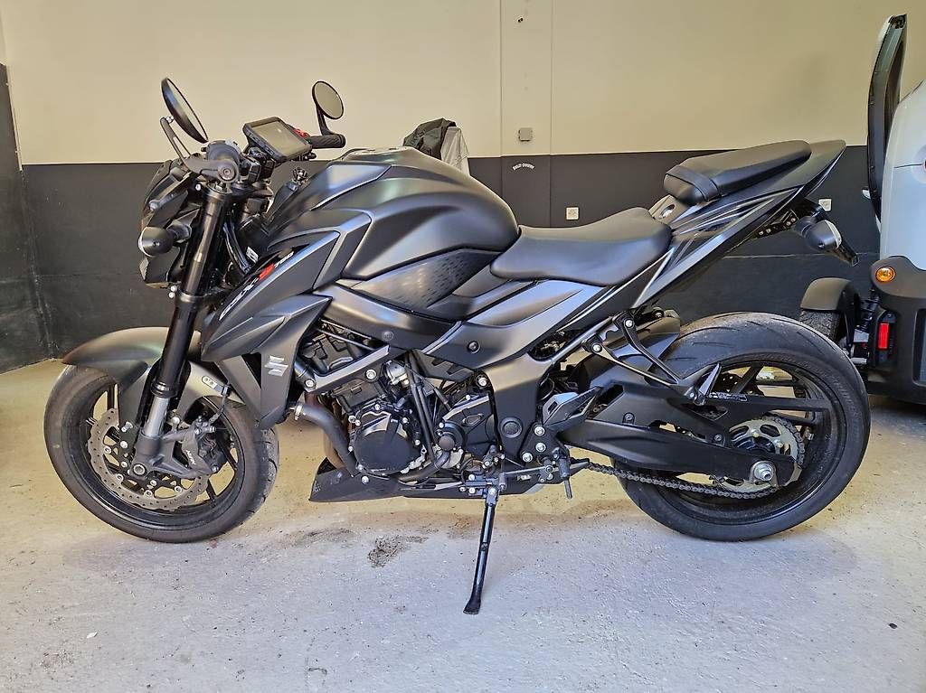 Strada: Suzuki GSXS 750 – Usato da Kölliken venduto da Chilfiker 1
