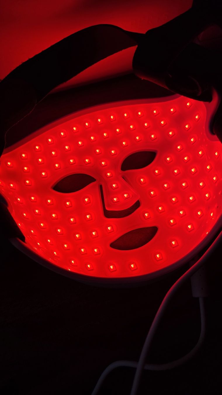 Cura del viso: Currentbody Skin LED Mask und Neck Set – Usato da Mettau venduto da eli_k78v 4