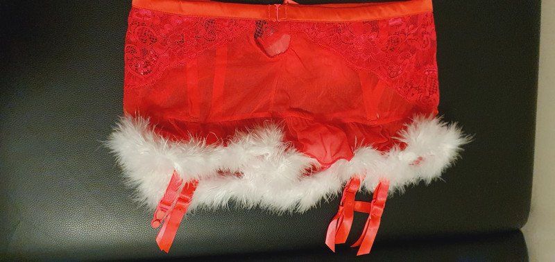 Altra biancheria intima: Strumpfhalter himbeerrot mit Federn Weihnachten – Nuovo (secondo la descrizione) da Stansstad venduto da InStyle8 1