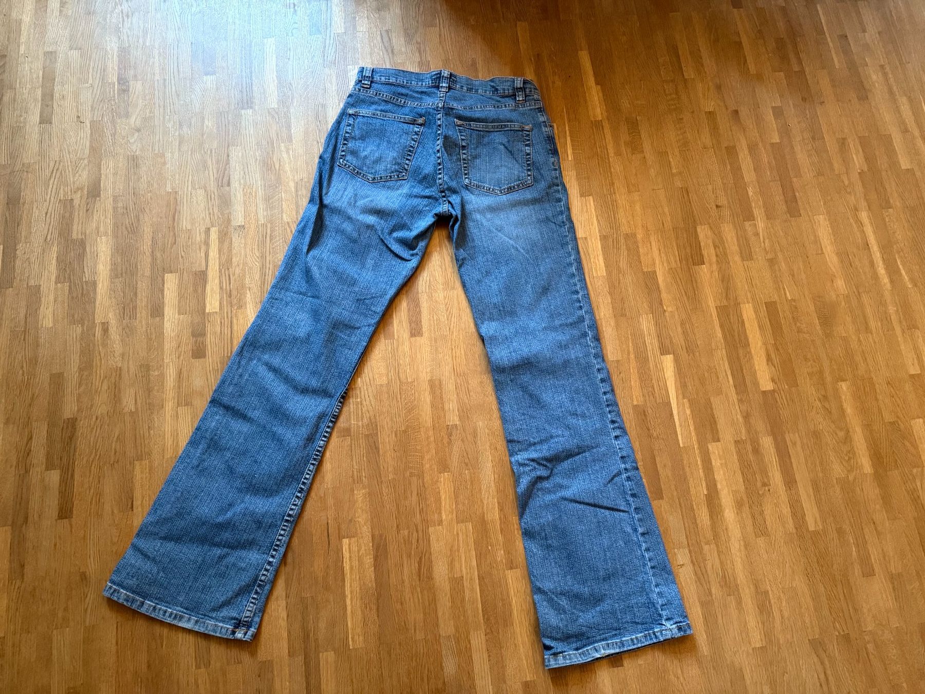 Jeans: Schöne Vintage-Schlaghose 90s/00s – Usato da Winterthur venduto da Bahareeba 4