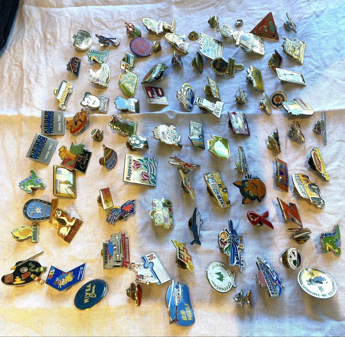 Broschen & Nadeln: Pins, Anstecknadel-Sammlung – Gebraucht aus Zürich von basse1976 2