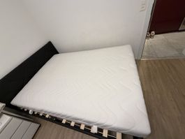Matratze + Matratzenauflage (topping)