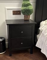 Table de chevet / Table de nuit IKEA HEMNES (Brun-noir)