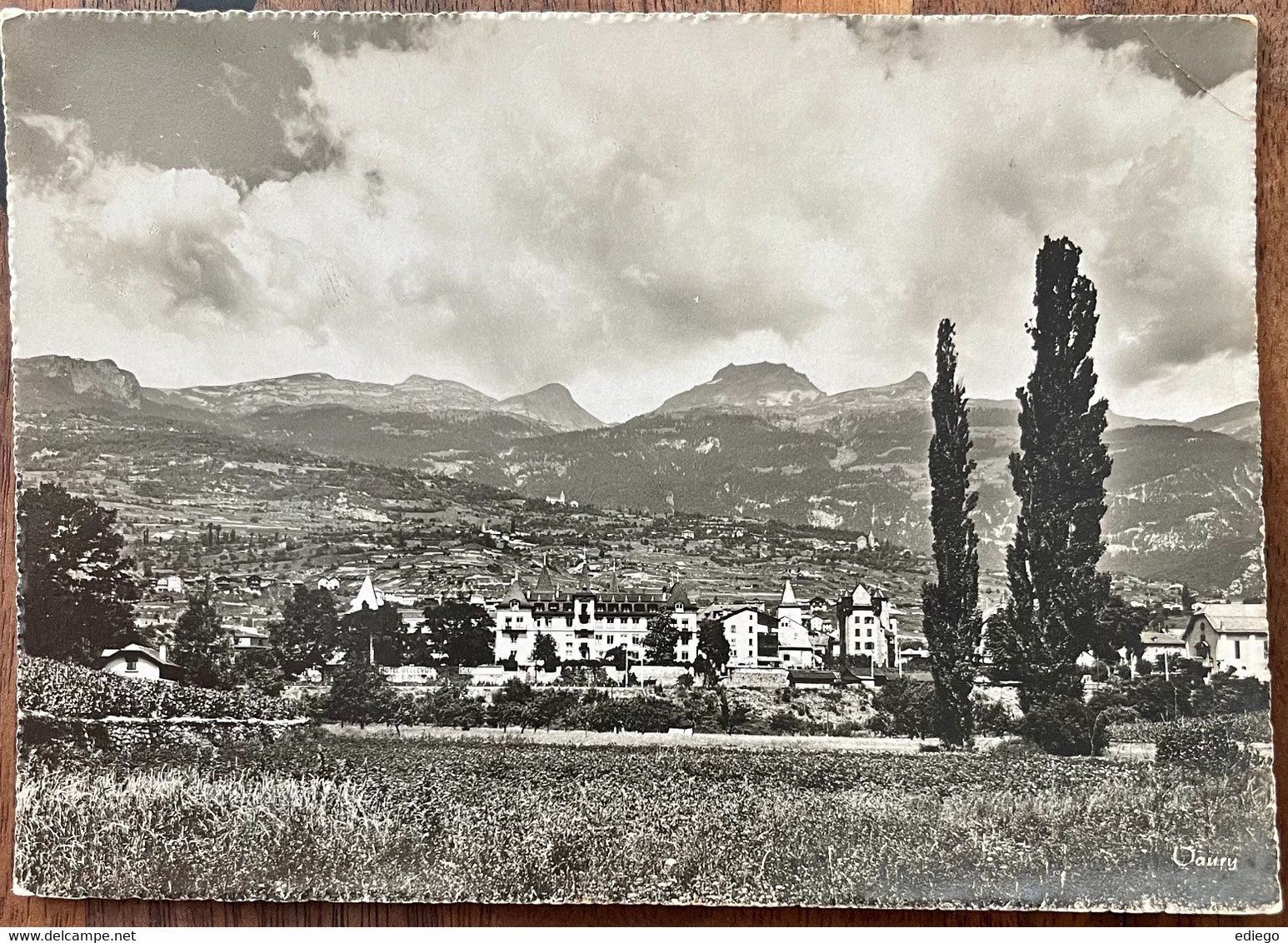 Cartoline postali: SIERRE - HÔTEL CHÂTEAU BELLEVUE 1949 – Usato da Lutry venduto da Ediego