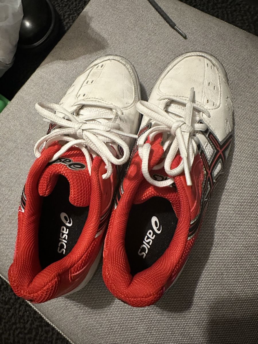 Scarpe da uomo: Turnen Schuhe gr 35 – Nuovo (secondo la descrizione) da Pratteln venduto da milisandra