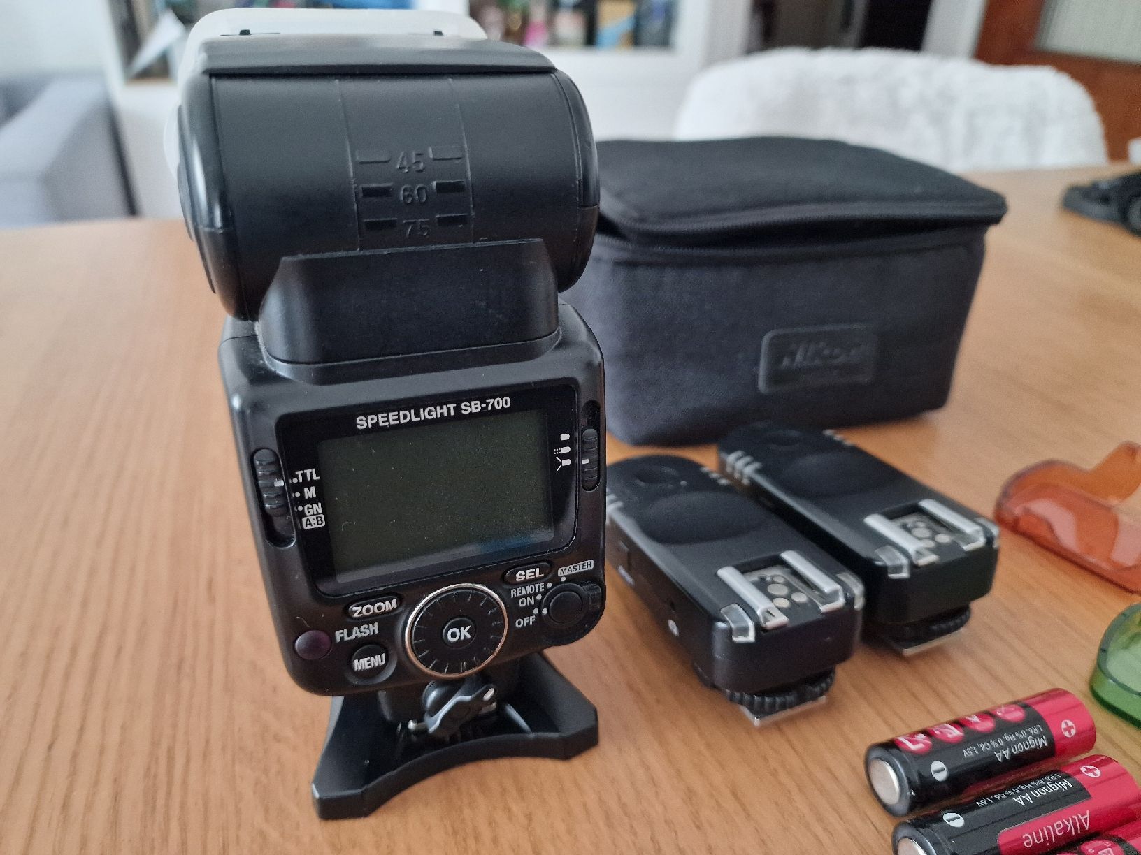 Nikon Blitze: Nikon Speedlight SB-700 Flash Kit + Trigger Wireless – Gebraucht aus Canobbio von alemaodoidao 2