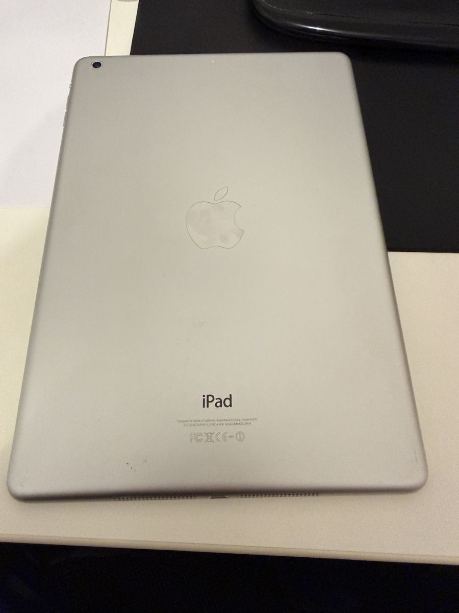 Apple Tablettes PC: iPad Air model A1474 – D'occasion à Claro par KarinS84 1