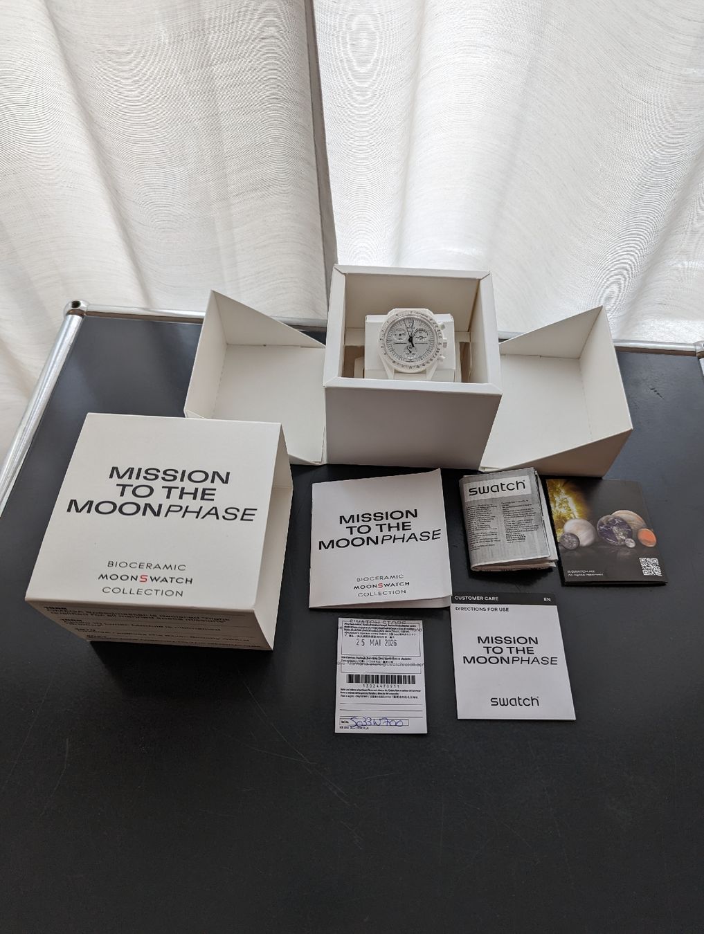 Swatch Orologi: MISSION TO THE MOONPHASE - Snoopy Moonswatch – Usato da Luzern venduto da philipruth