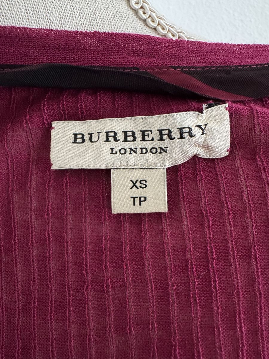 Burberry Pullover & Sweatshirts: Burberry pull froncé, Taille XS, framboise – Gebraucht aus Morges von sandy069 3