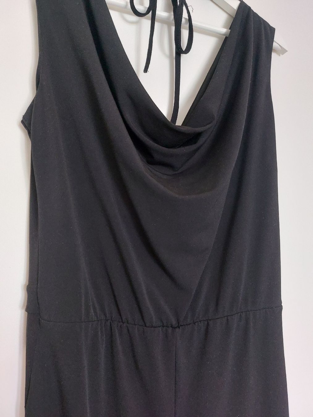 Tute: Schwarzer Jumpsuit, Gr. 36, elegant & bequem – Usato da Horgen venduto da prinza 8