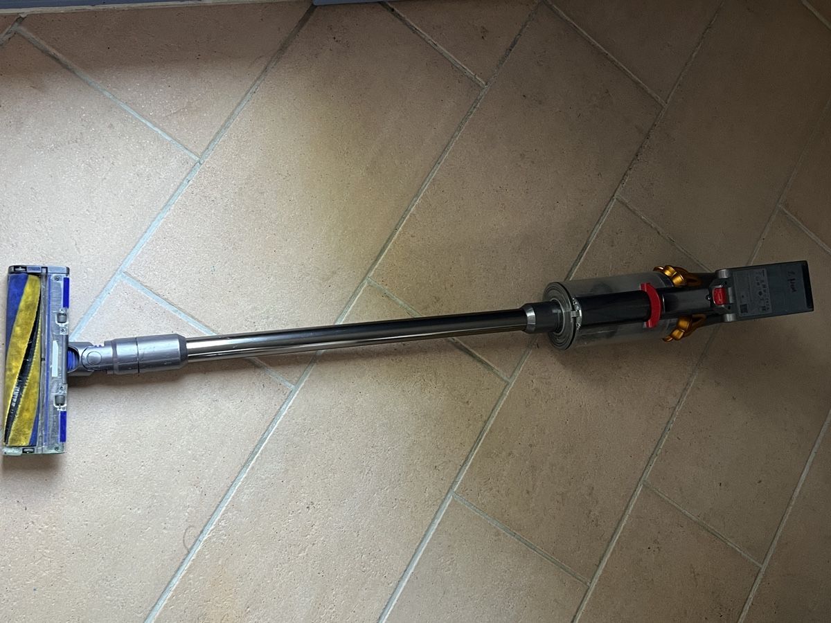 Dyson Aspirateurs & Accessoires: Staubsauger Dyson V15 – D'occasion à bern par tore06 1