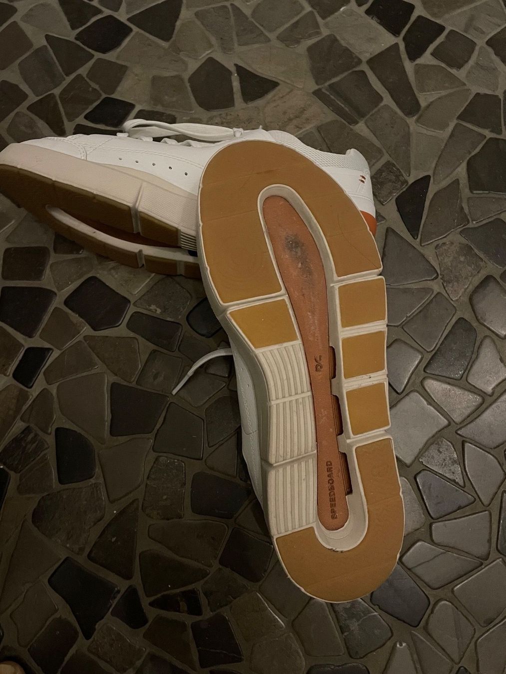 On Scarpe da donna: On Sneakers Grösse 38.5 Damen weiss – Nuovo (secondo la descrizione) da Dietikon venduto da Agiraffe 3