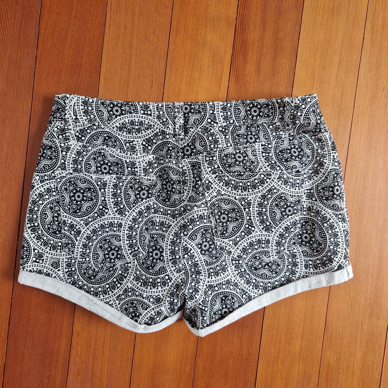 Pantalons: Shorts Gr. 36 – D'occasion à Muttenz par bebbi523 2