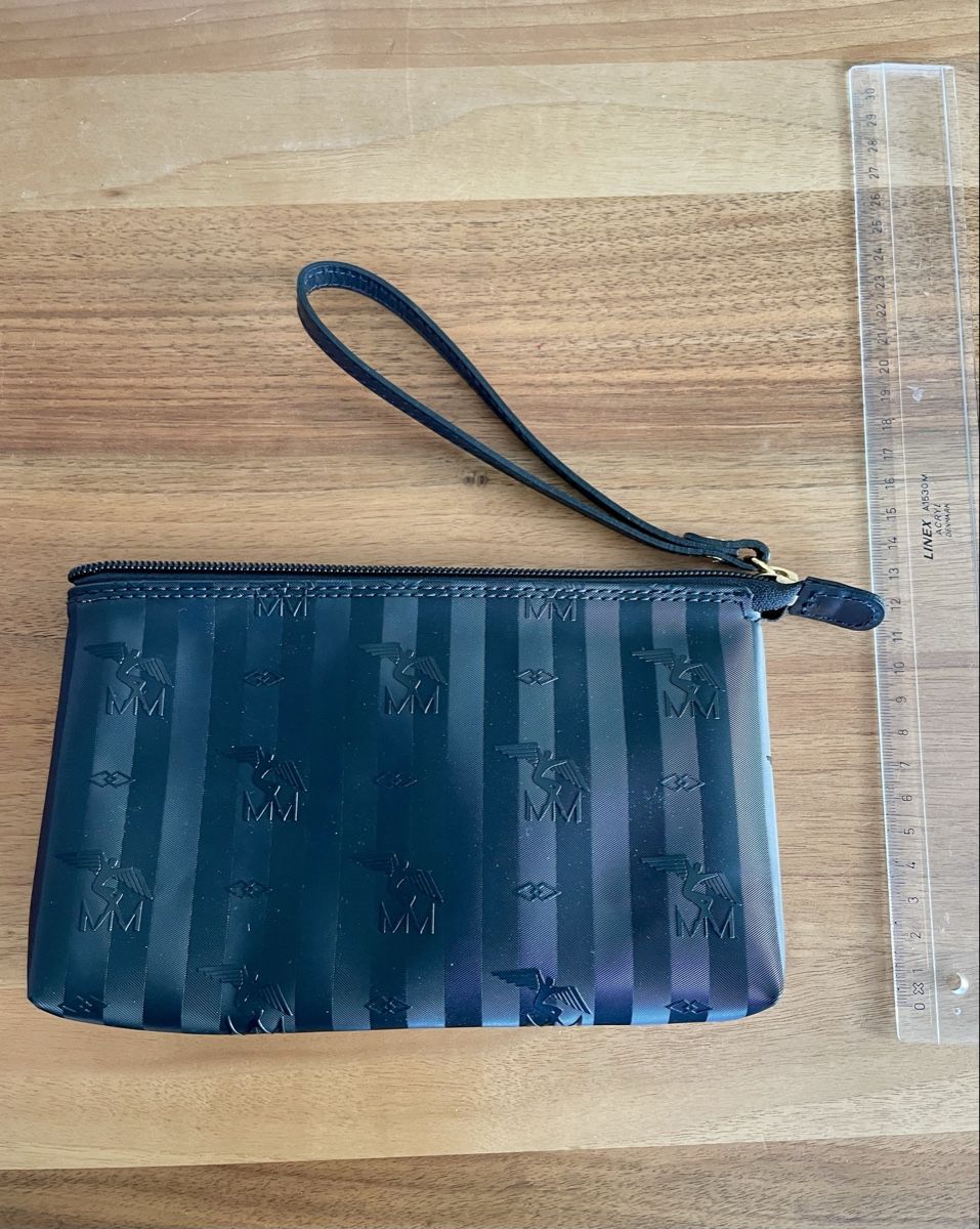 Maison Mollerus Taschen: Maison Mollerus Clutch mit Handschlaufe – Gebraucht aus Schönenberg ZH von Zaubermuus 1
