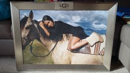 Doppelseitiges UGG Australien Cowgirl Bild Frau mit Stiefel