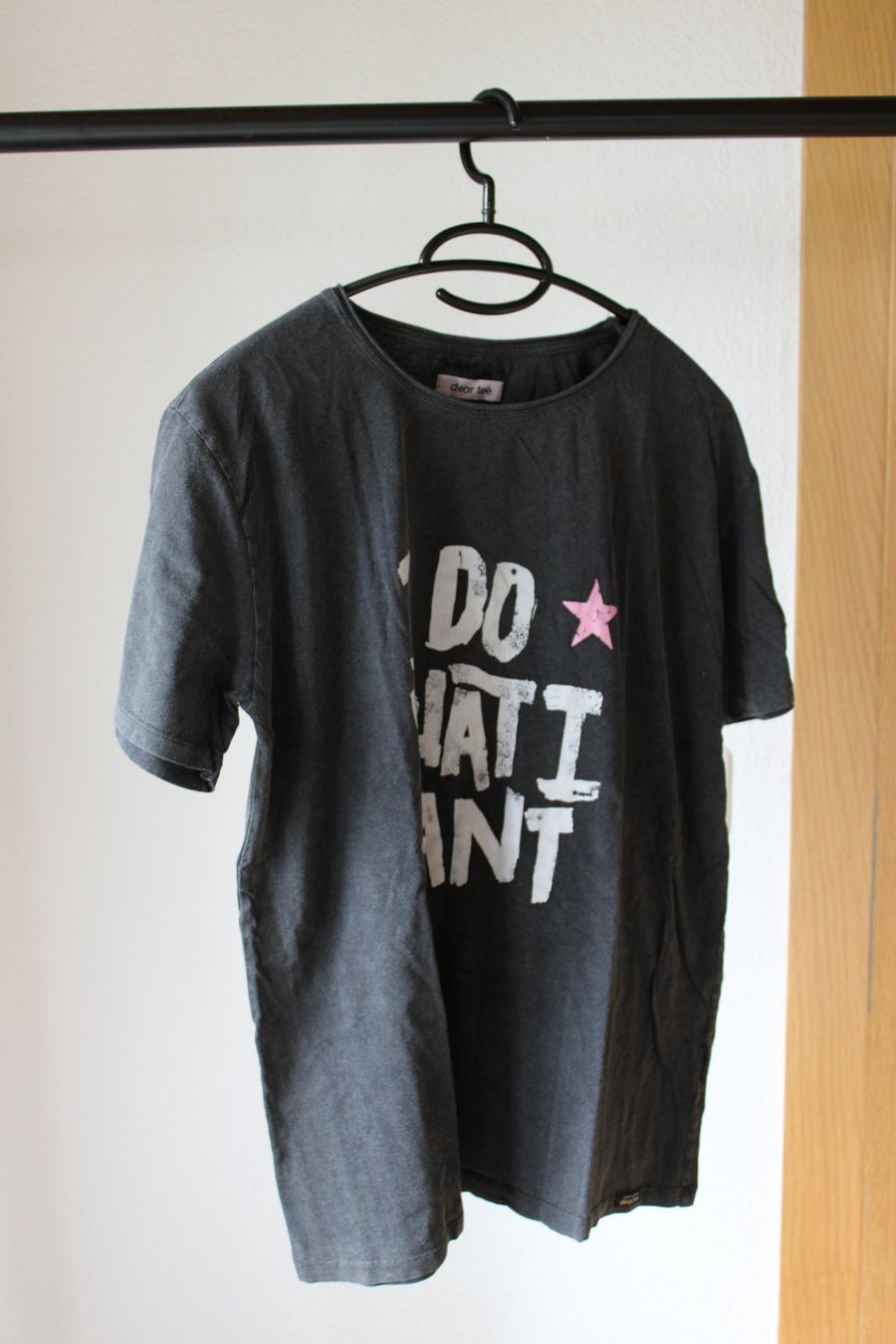 T-shirts: T-Shirt grau mit Print – D'occasion à Hombrechtikon par lehnerrr 1
