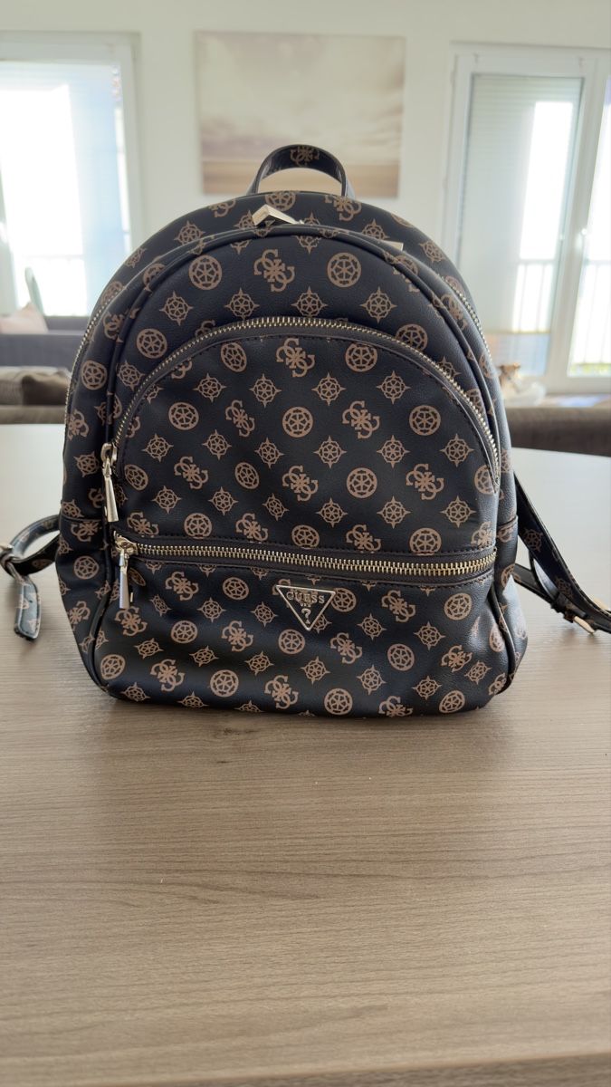 Guess Zaini: Sac à dos Guess – Usato da Fey venduto da trips.68 1