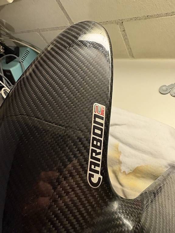 Tutti pezzi di ricambio auto: Carbon-Kotflügel vorne – Usato da Hinwil venduto da YoloSwaggot