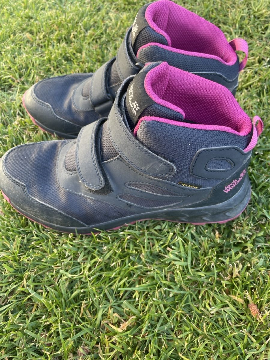 Schuhe für Jungen: Shoes – Gebraucht aus Erlenbach ZH von van_st5g 1