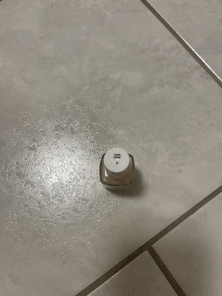 Smalto per unghie: Nagellack Essie – Usato da Bühler venduto da kidisg 2