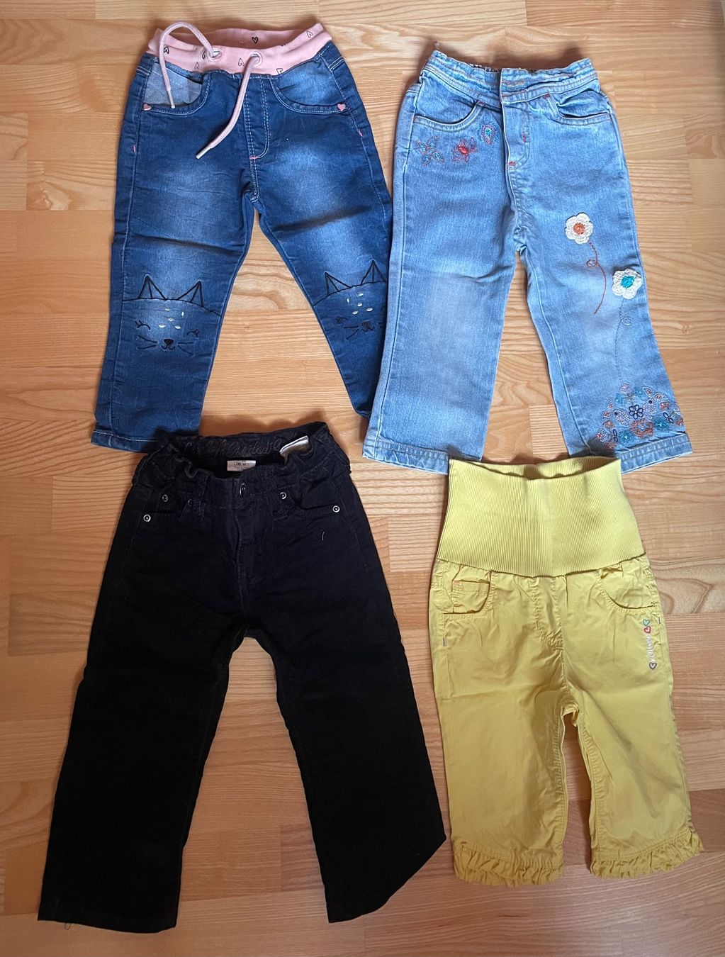 Lotti & Set di vestiti: Sommer-Kleiderpaket 86/92 – Usato da Rorschacherberg venduto da kat_7lhp 7